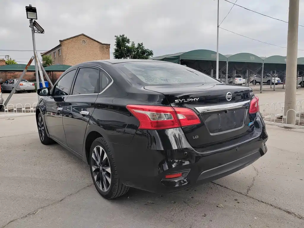 NISSAN SYLPHY 2018