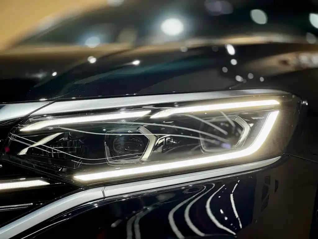 VOLKSWAGEN PASSAT 2023