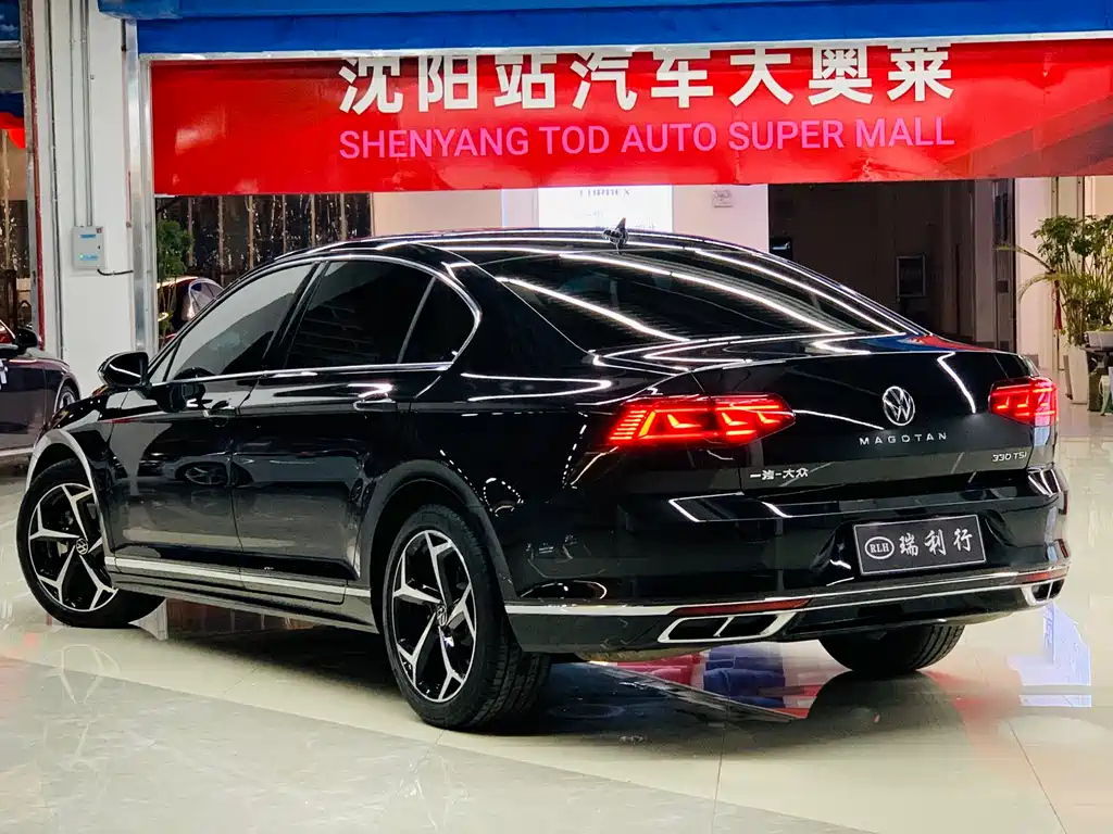 VOLKSWAGEN MAGOTAN 2023