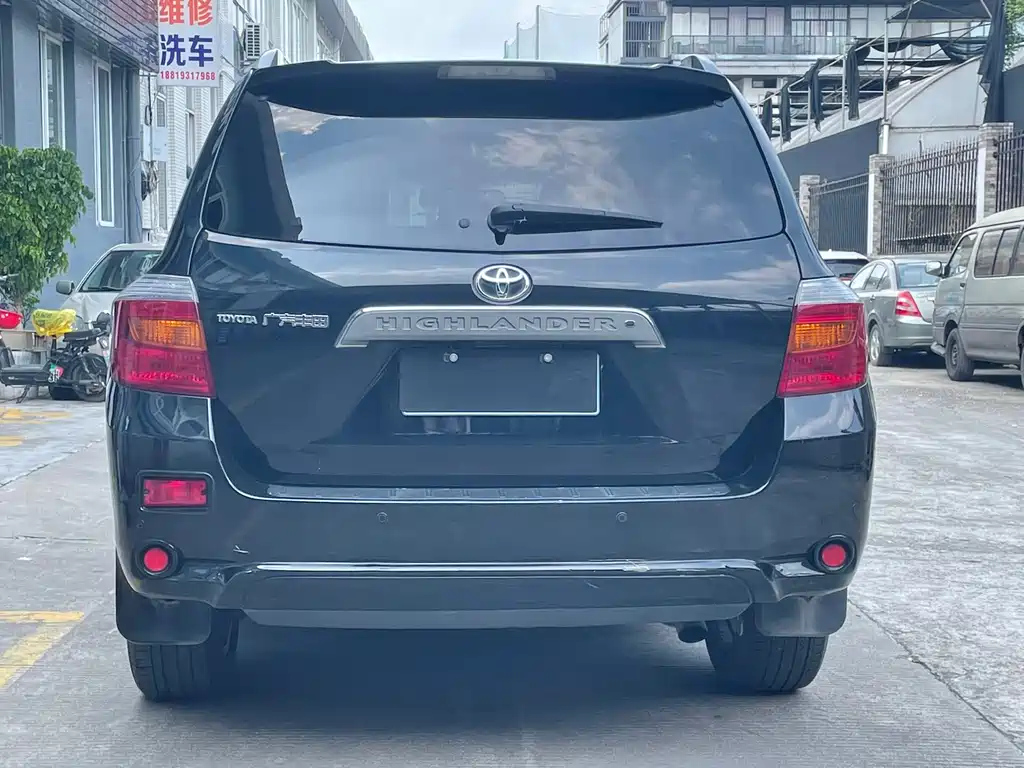 TOYOTA HIGHLANDER 2011