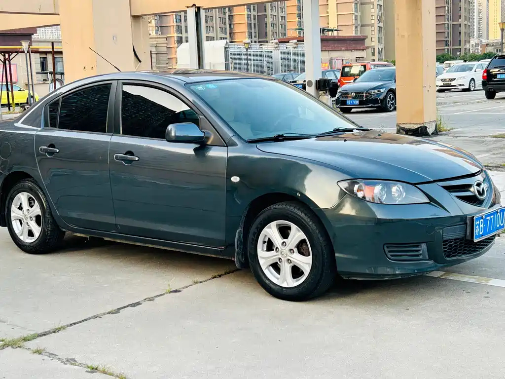 MAZDA 3 2012
