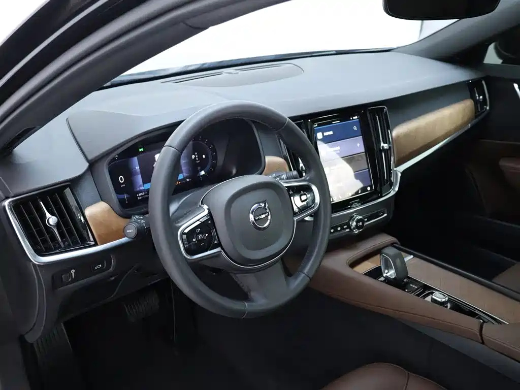 VOLVO S90 2022