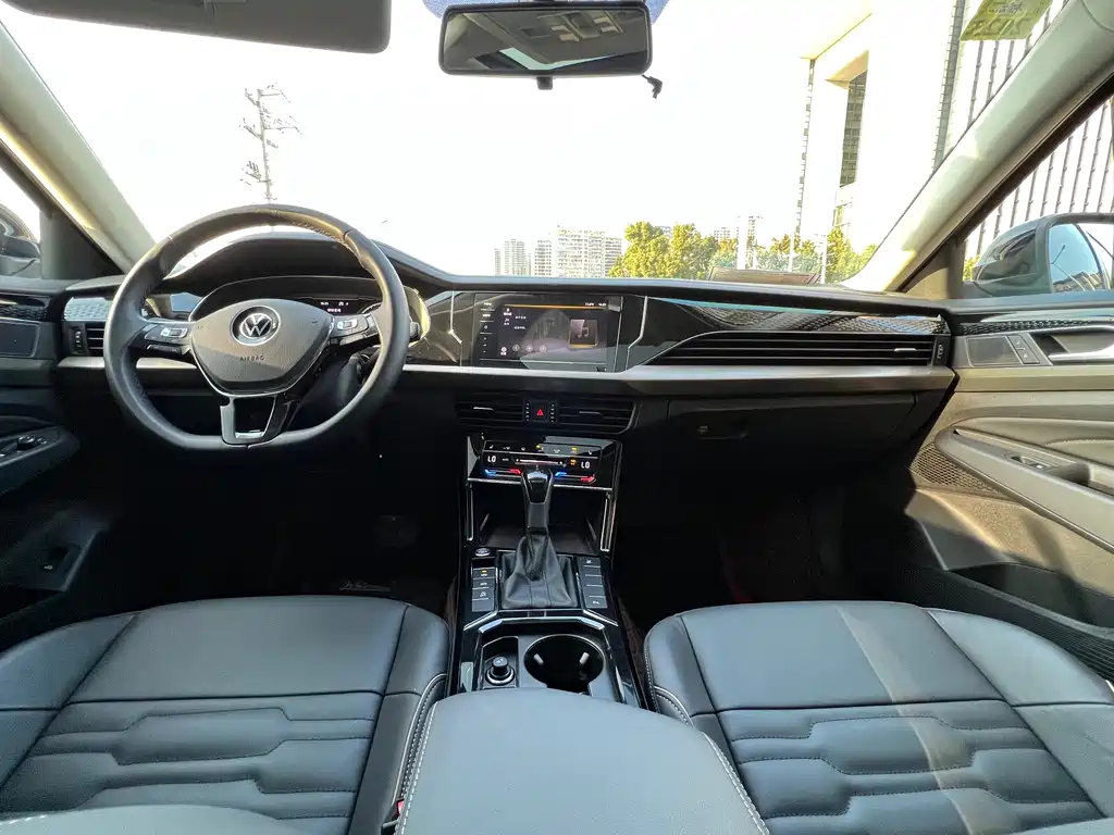 VOLKSWAGEN PASSAT 2021