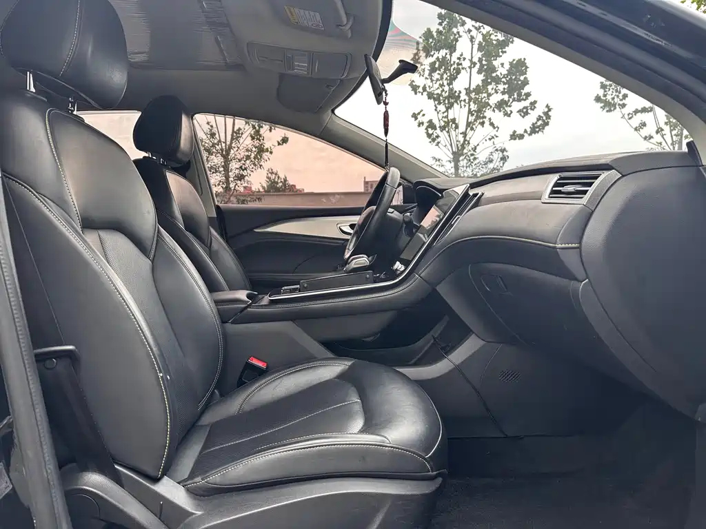 ROEWE I6 MAX 2021