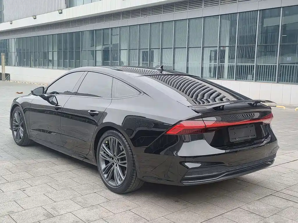 AUDI A7 2023