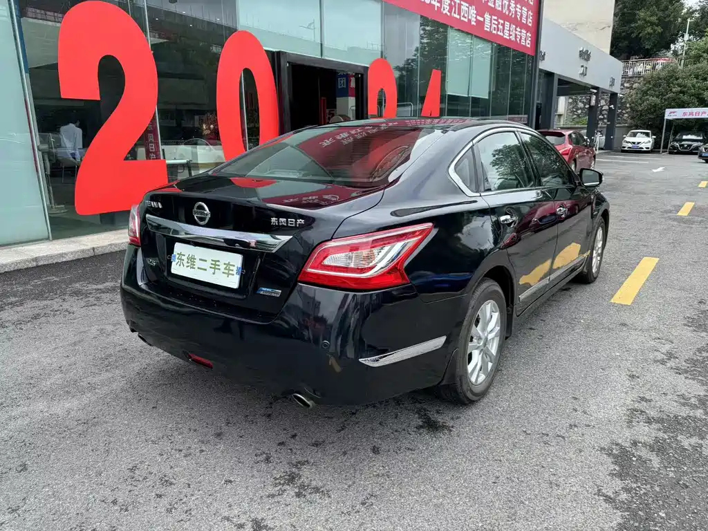 NISSAN TEANA 2013