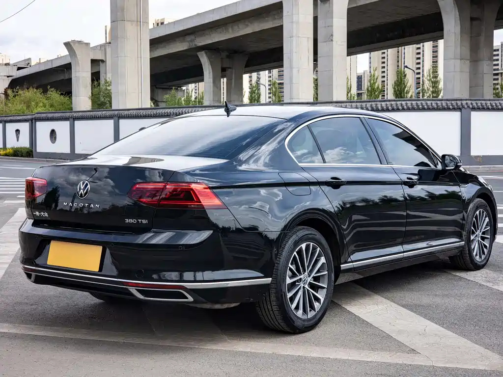 VOLKSWAGEN MAGOTAN 2022