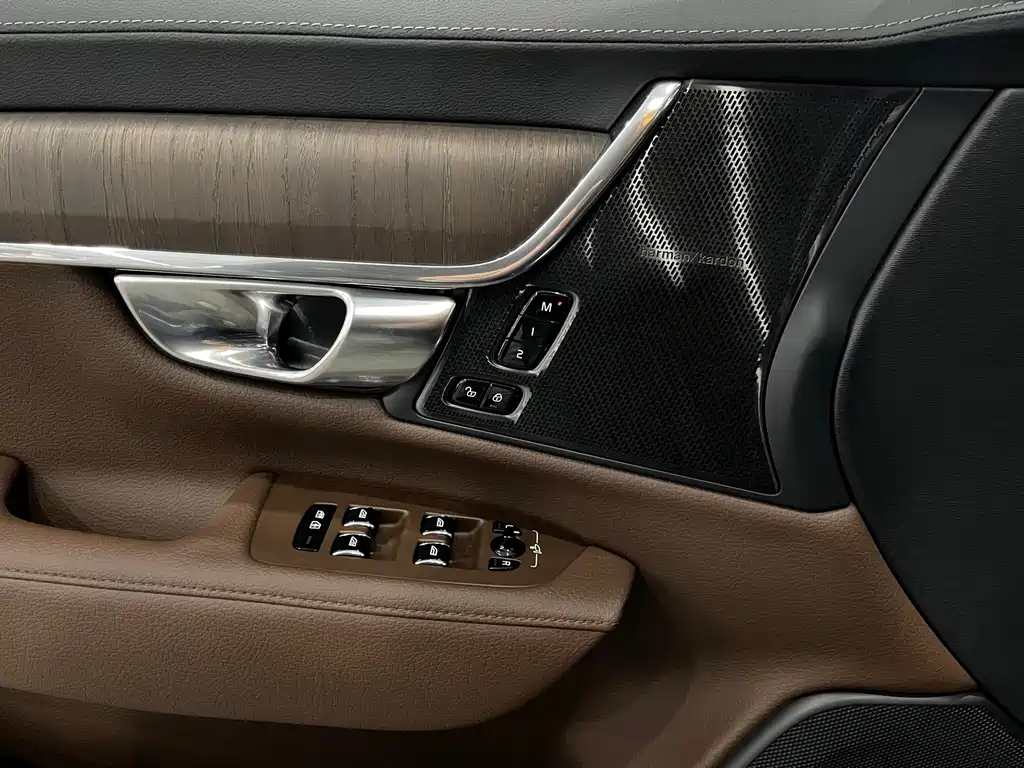 VOLVO S90 2022