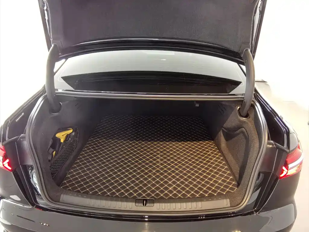 AUDI A6L 2023