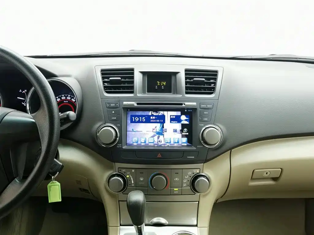 TOYOTA HIGHLANDER 2014