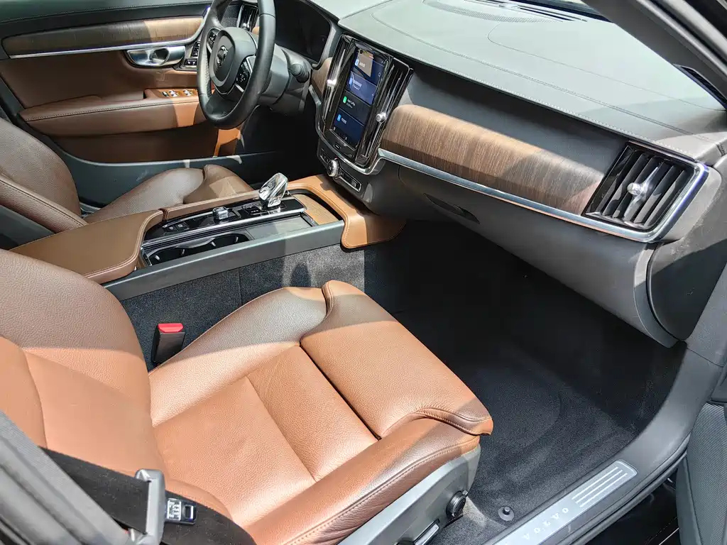 VOLVO S90 2022