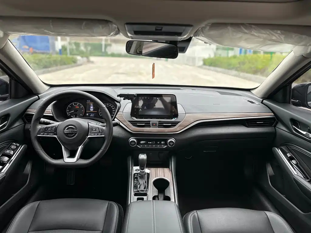 NISSAN TEANA 2022