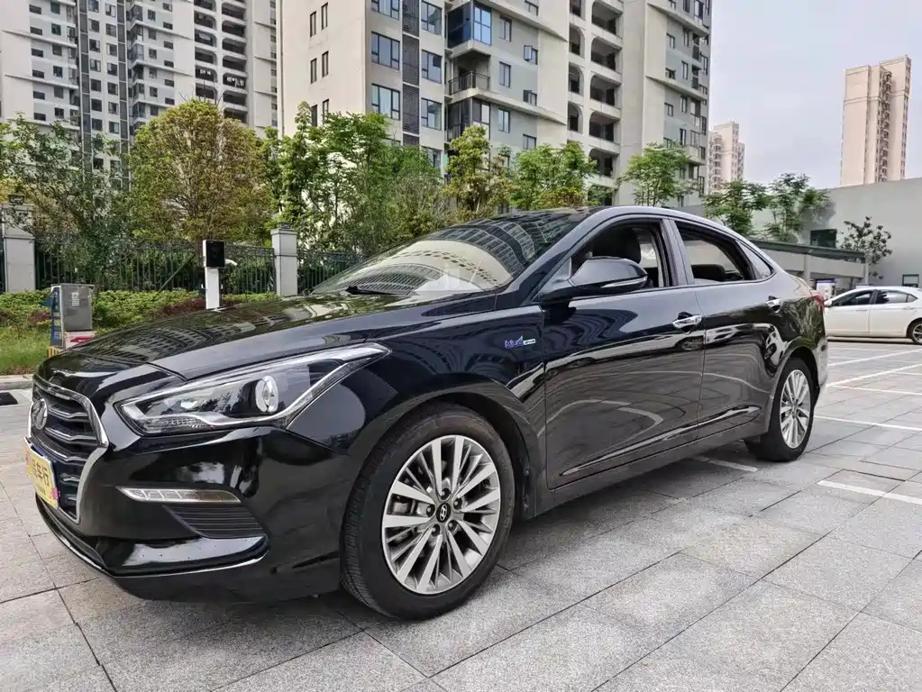 HYUNDAI MISTRA 2020