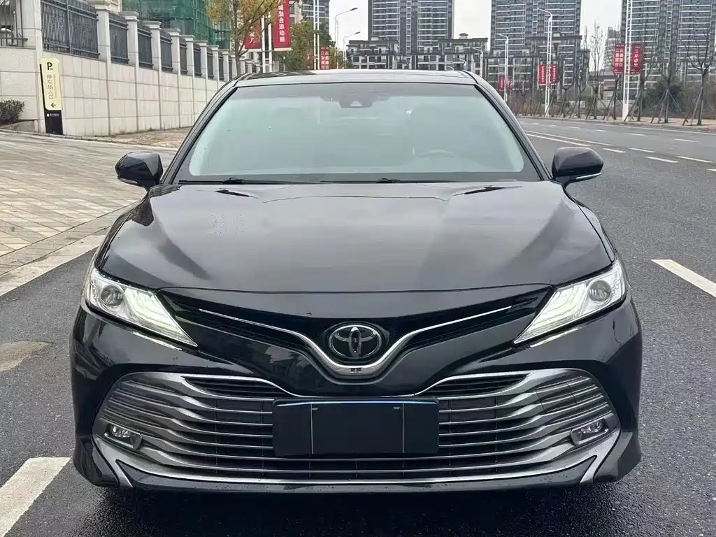 TOYOTA CAMRY 2019