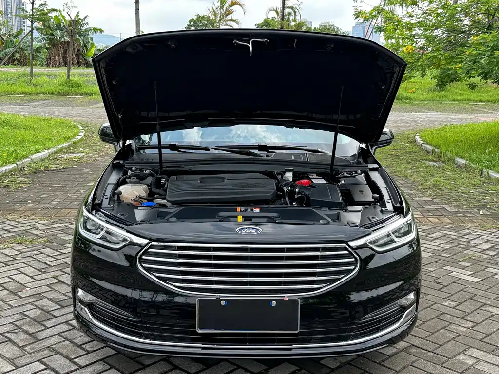 FORD TAURUS 2021