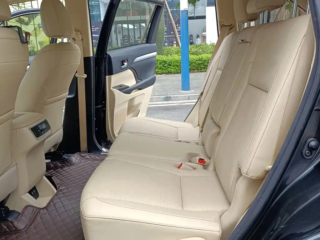TOYOTA HIGHLANDER 2018