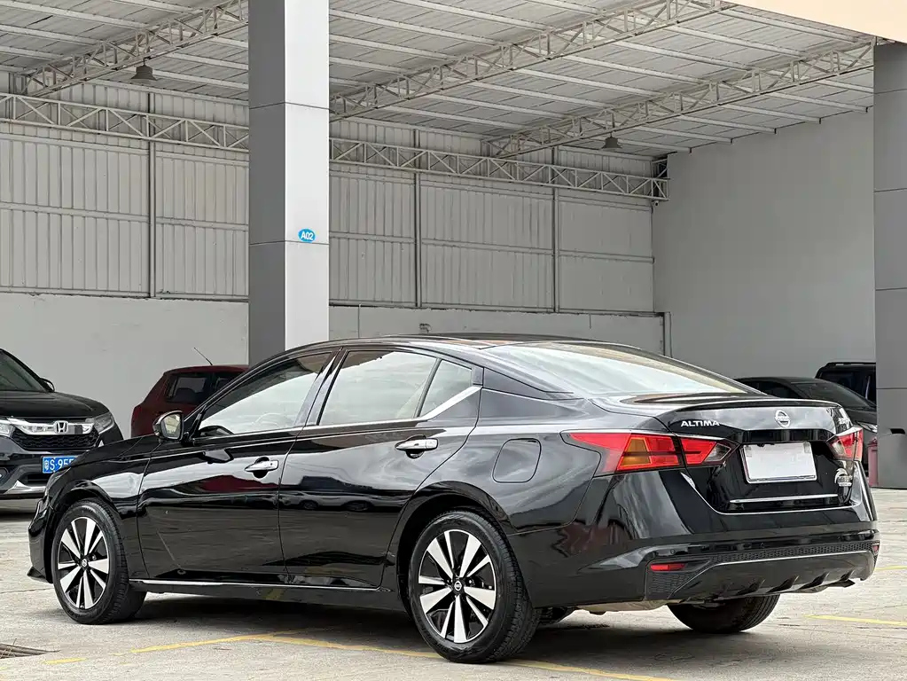 NISSAN TEANA 2021