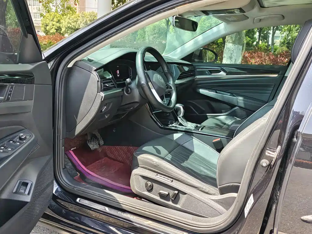 VOLKSWAGEN PASSAT 2022