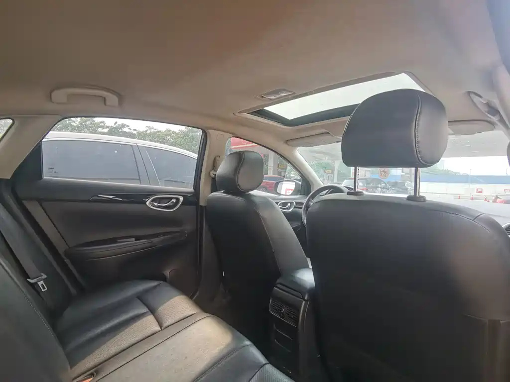 NISSAN SYLPHY 2020