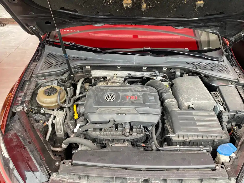 VOLKSWAGEN GOLF 2017