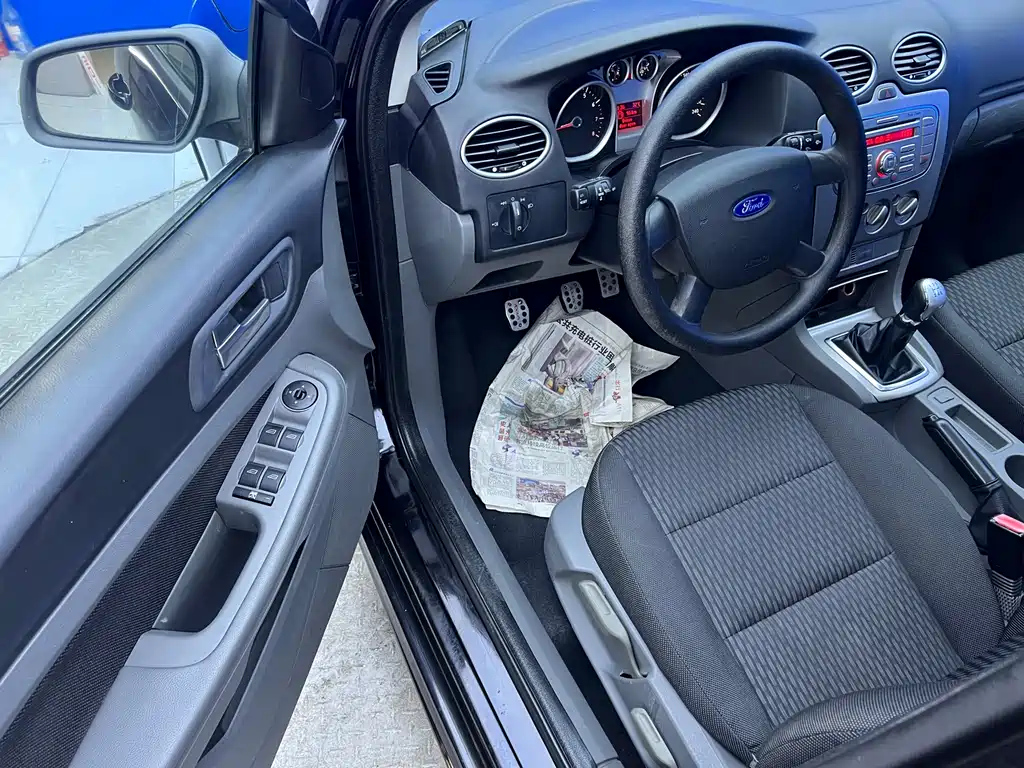 FORD FOCUS 2012