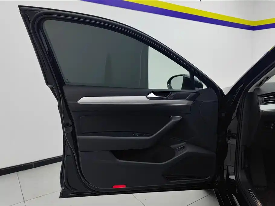VOLKSWAGEN MAGOTAN 2022