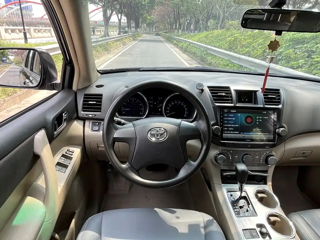 TOYOTA HIGHLANDER 2014