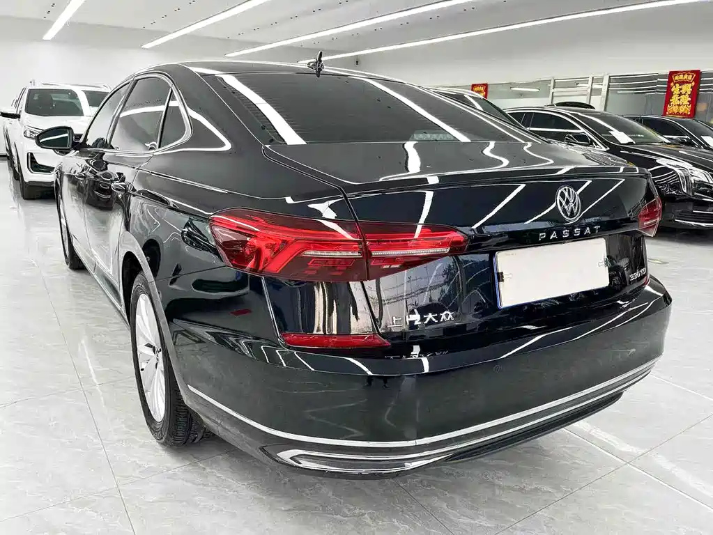VOLKSWAGEN PASSAT 2021