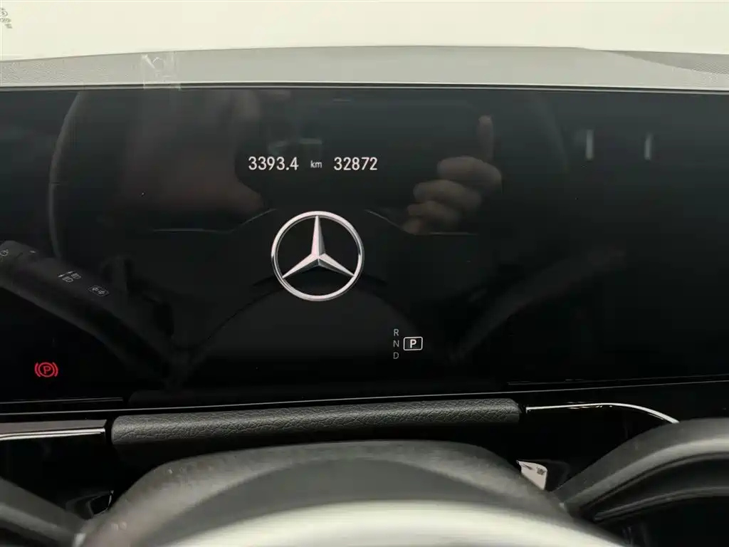 MERCEDES BENZ GLA 2021