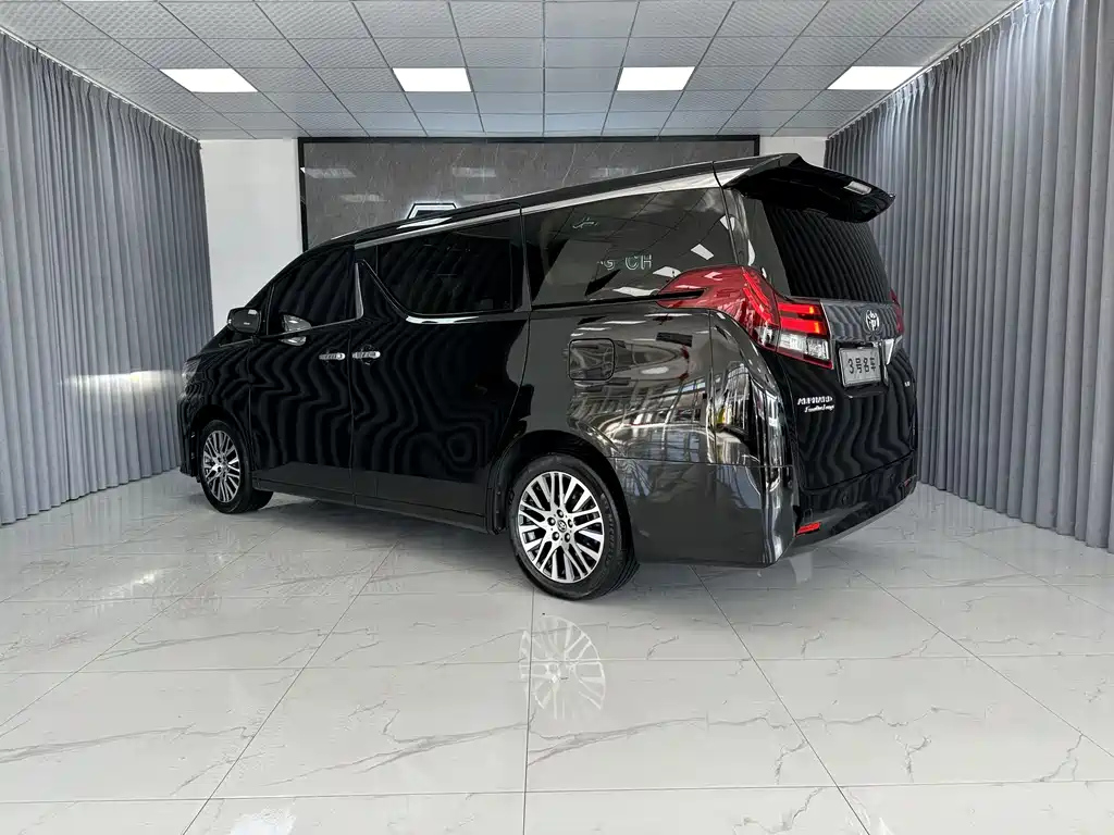 TOYOTA ALPHARD 2017