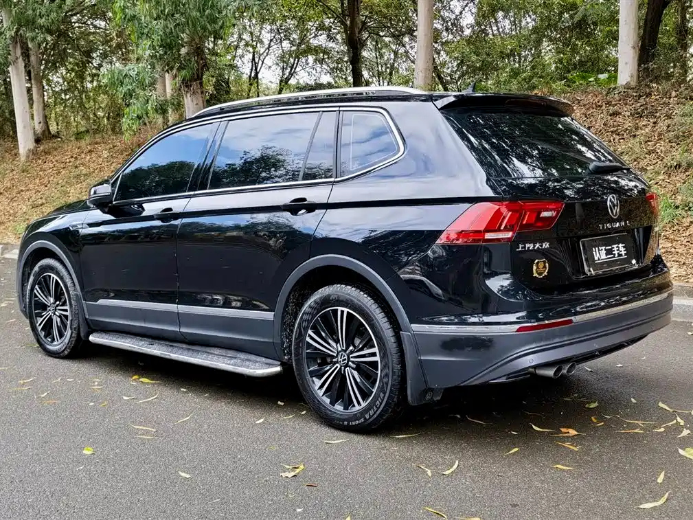 VOLKSWAGEN TIGUAN L 2021