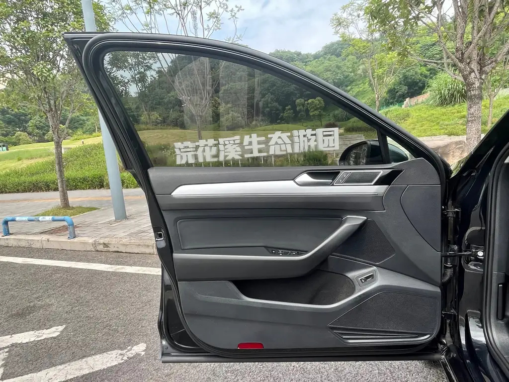 VOLKSWAGEN MAGOTAN 2018