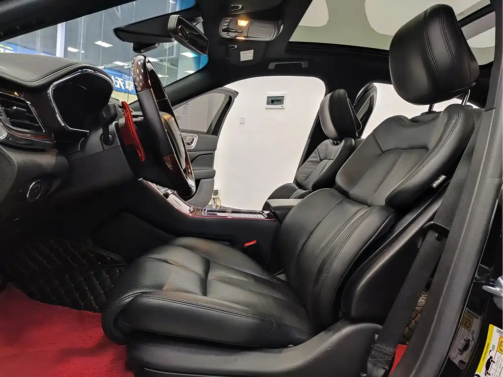 LINCOLN CONTINENTAL 2021