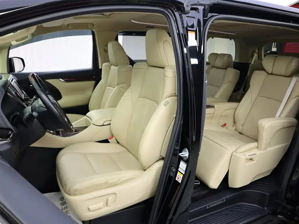 TOYOTA ALPHARD 2017