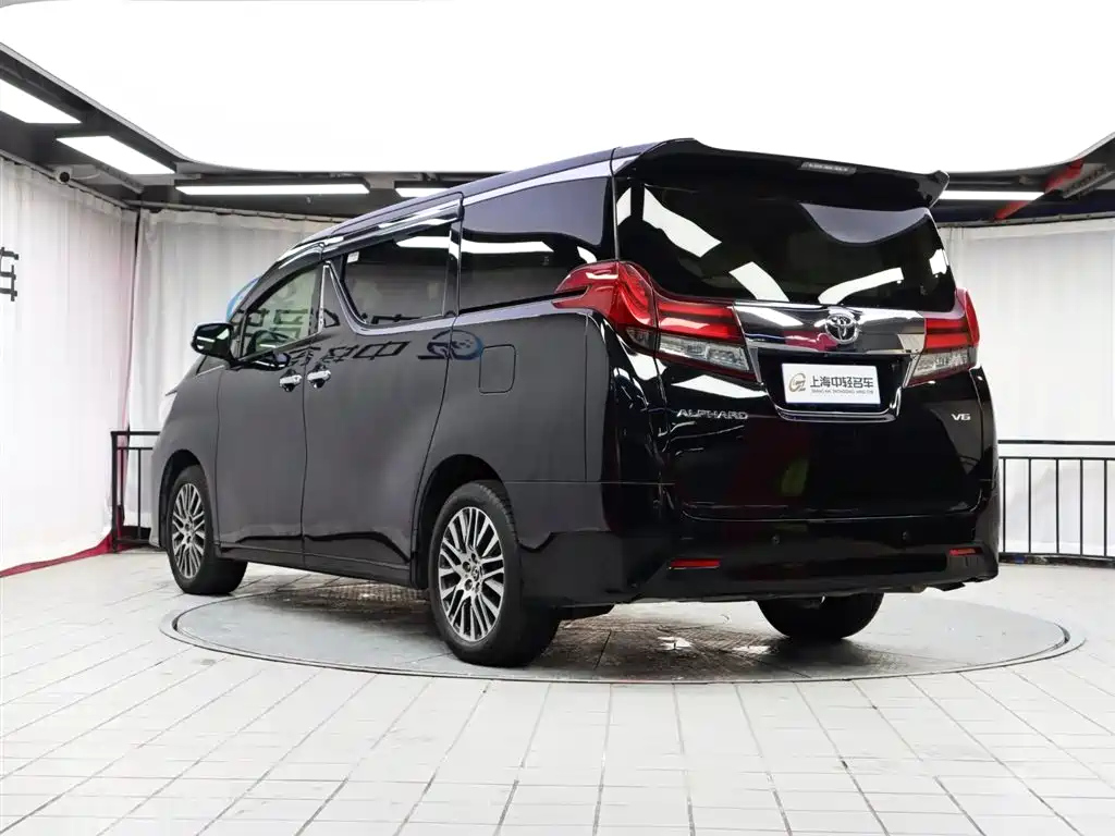 TOYOTA ALPHARD 2017