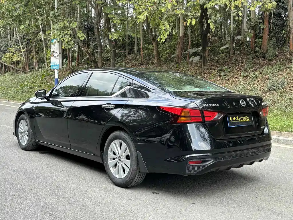 NISSAN TEANA 2019