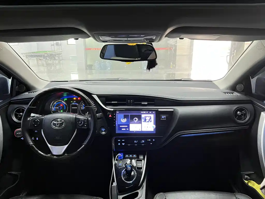 TOYOTA COROLLA 2018