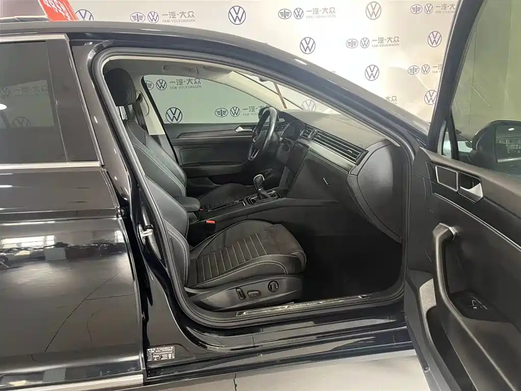 VOLKSWAGEN MAGOTAN 2021