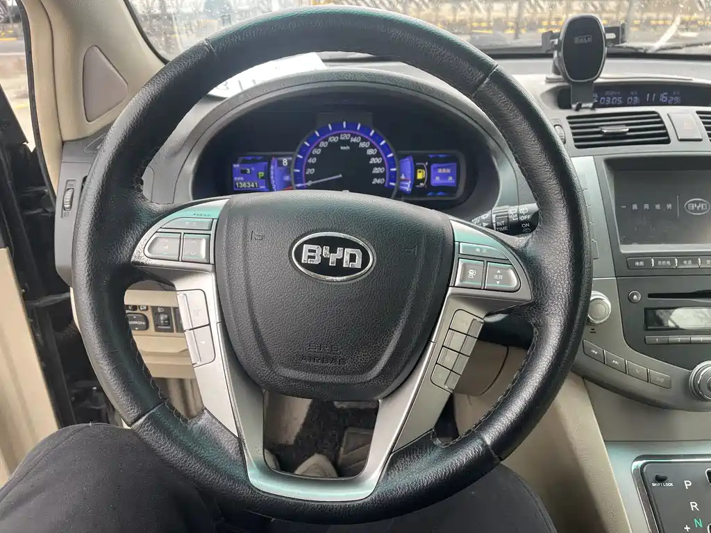 BYD S6 2011