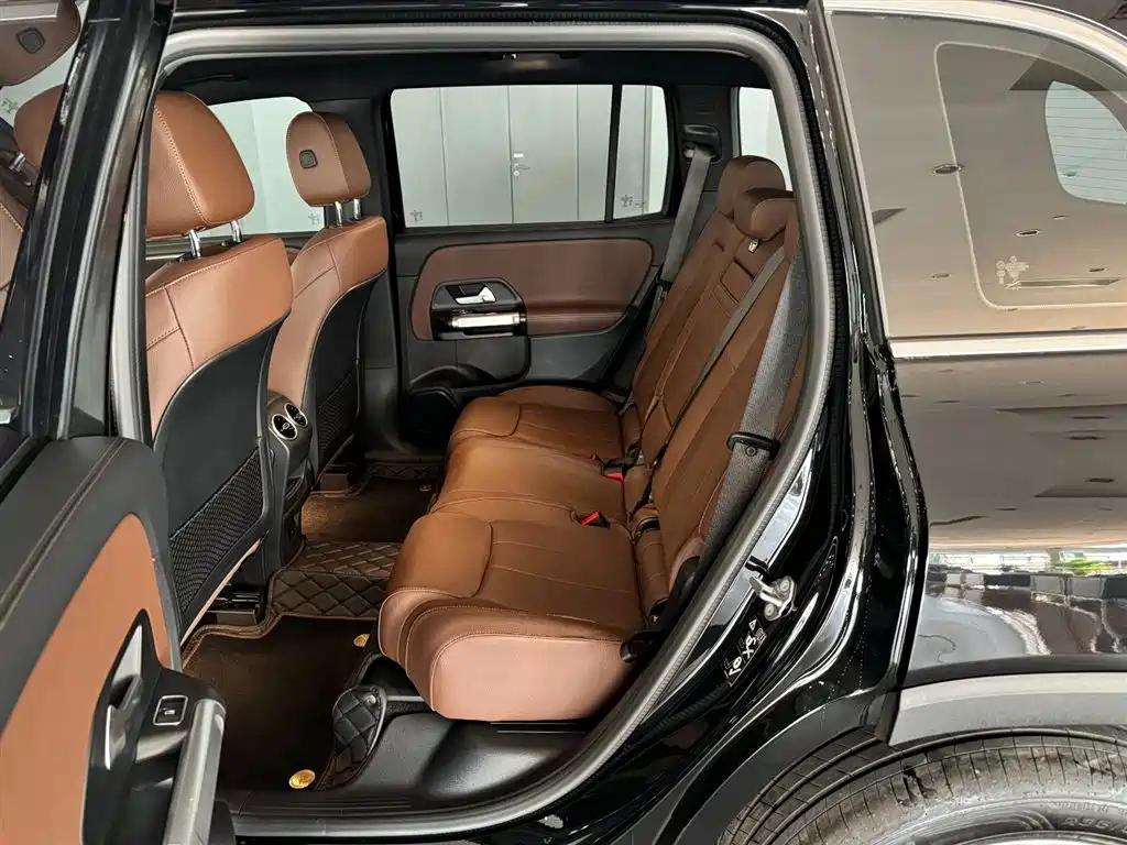 MERCEDES BENZ GLB 2023