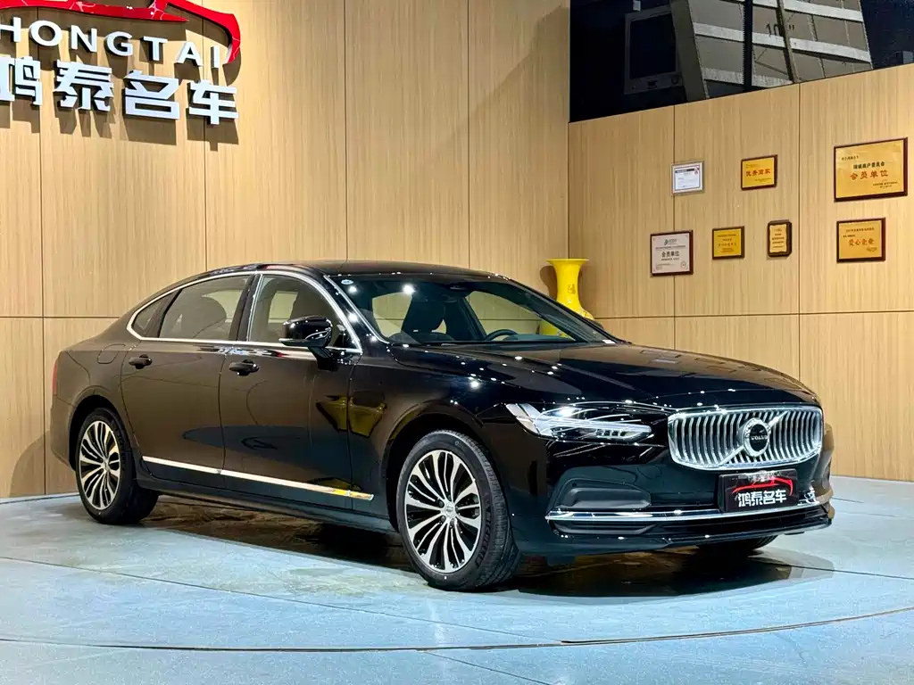 VOLVO S90 2024