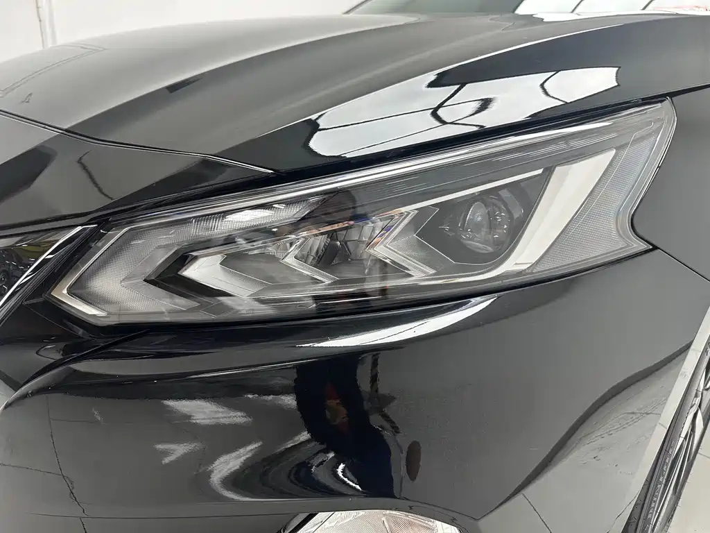 NISSAN TEANA 2022