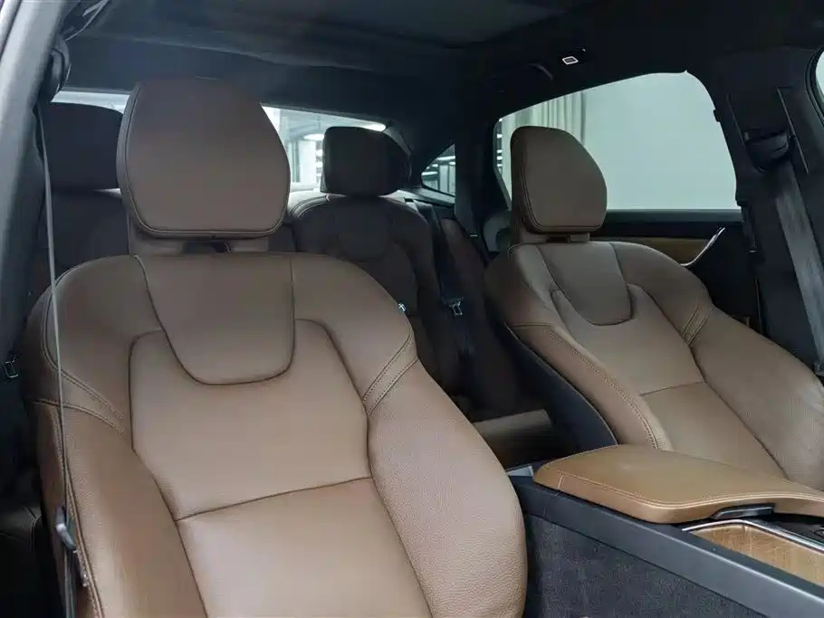 VOLVO S90 2022