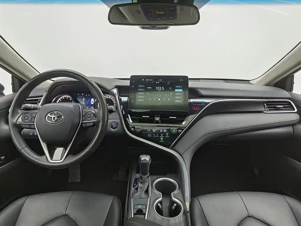 TOYOTA CAMRY 2022