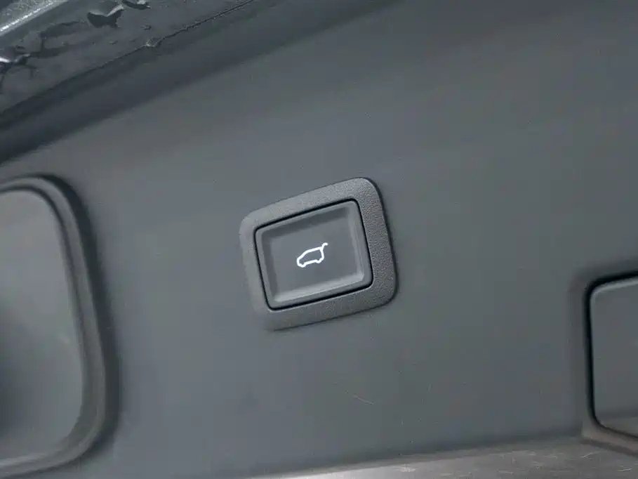 HONGQI HQ9 2022