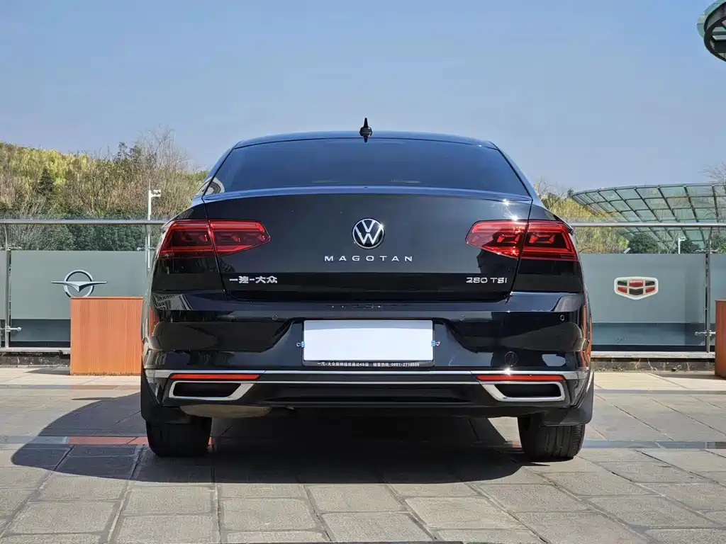 VOLKSWAGEN MAGOTAN 2022