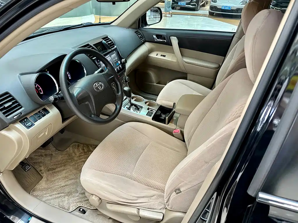 TOYOTA HIGHLANDER 2015