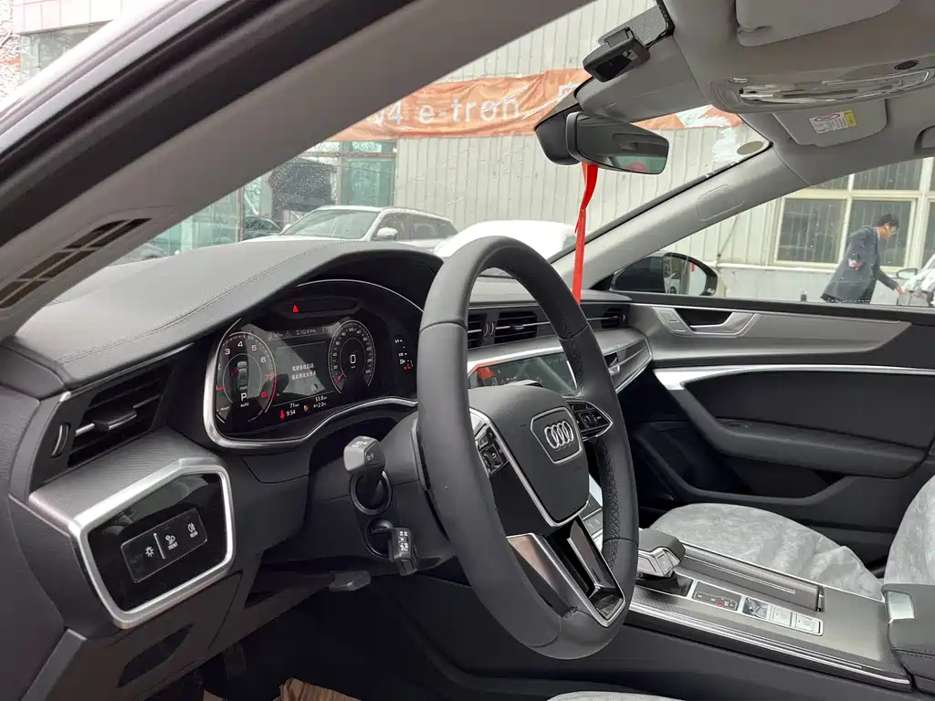 AUDI A7 2024
