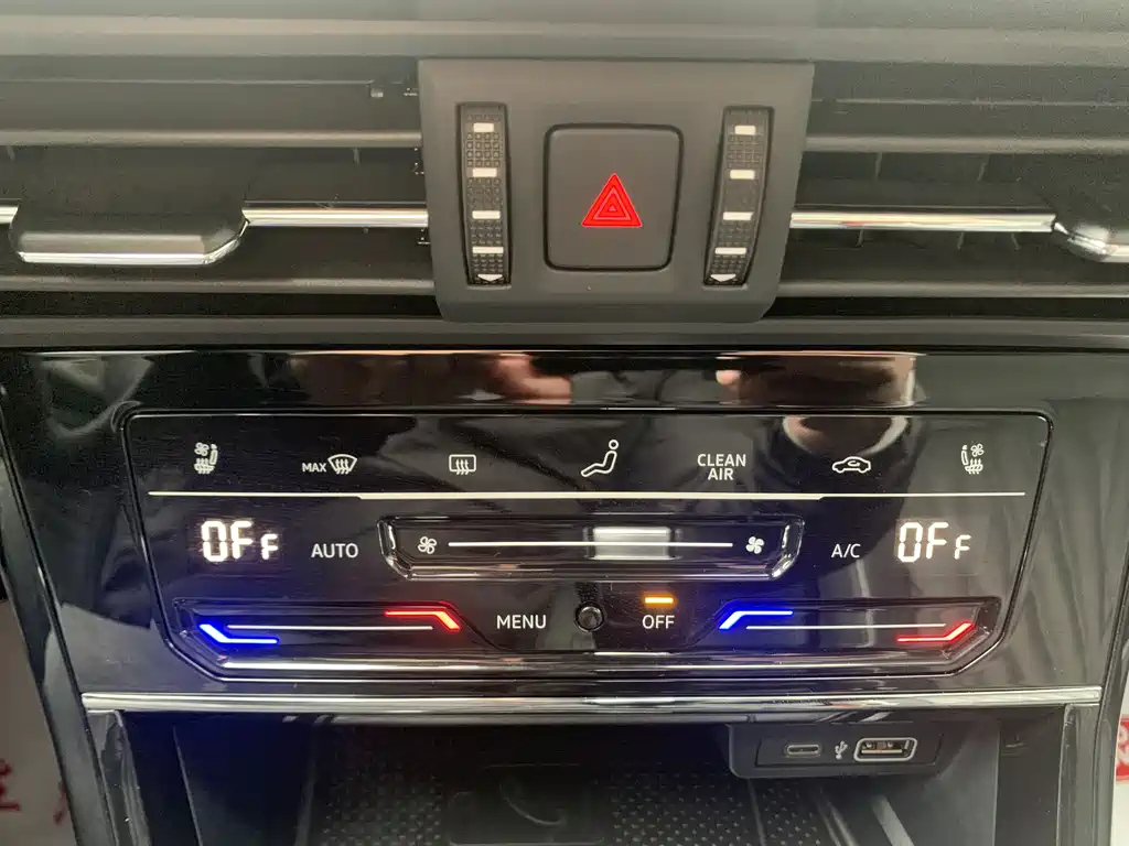 VOLKSWAGEN PASSAT 2023
