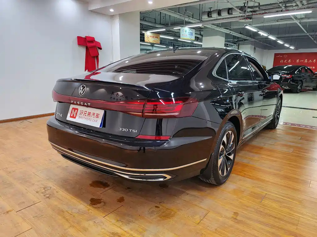 VOLKSWAGEN PASSAT 2023